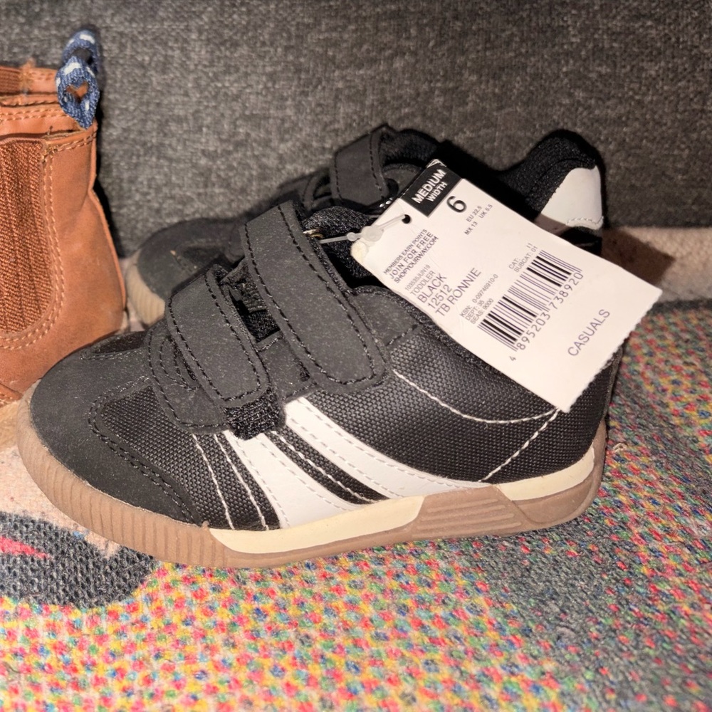 Toddlers black and white shoes